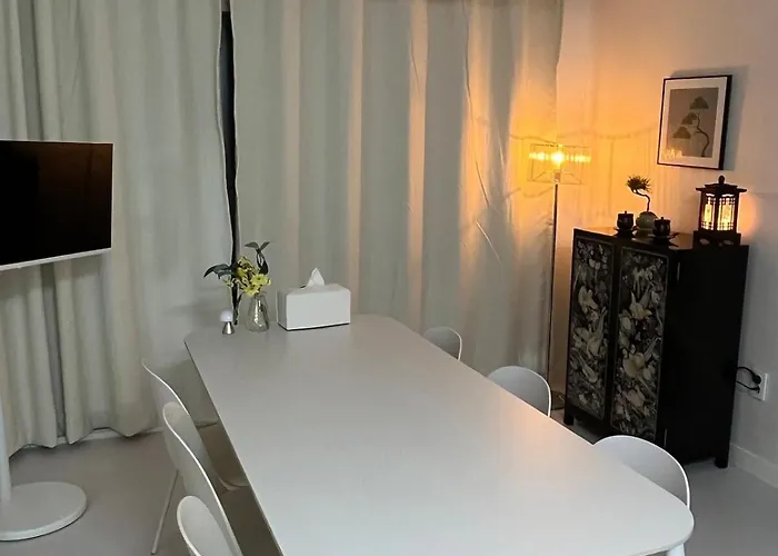 Newly Space Seúl